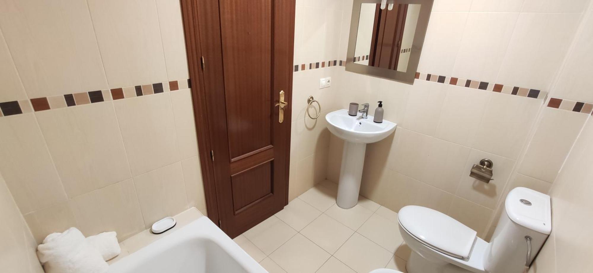 Апартаменти Huelin House Beach And Sun, Con Parking Y A 500 Metros De La Playa Малага Екстер'єр фото