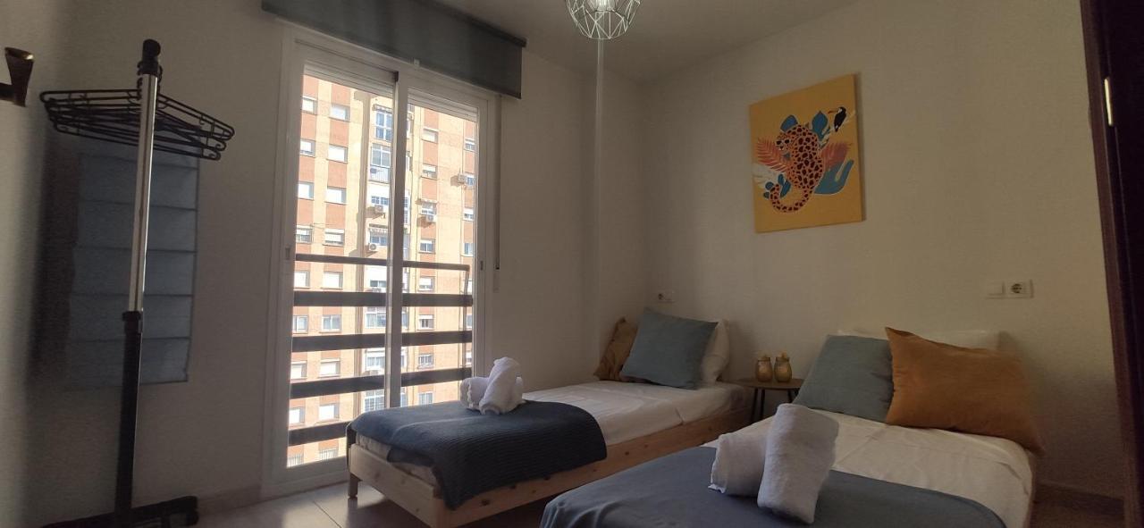 Апартаменти Huelin House Beach And Sun, Con Parking Y A 500 Metros De La Playa Малага Екстер'єр фото